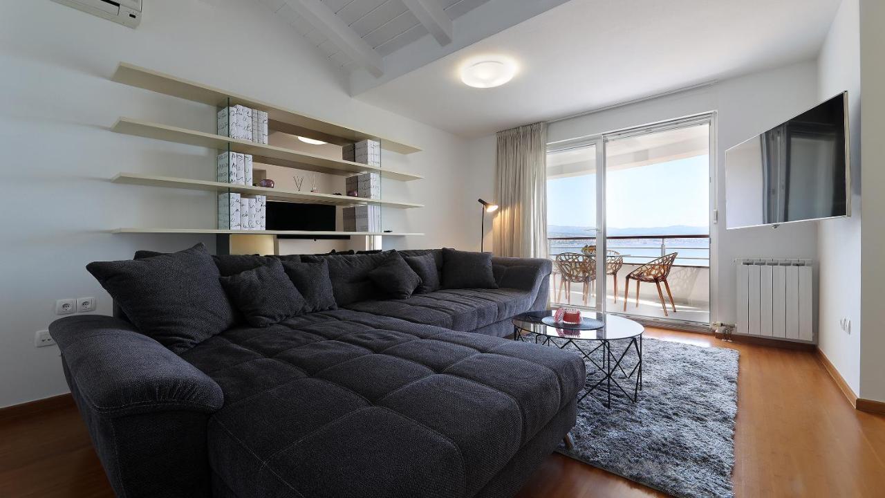 Sea View Apartment In Icici Exterior photo